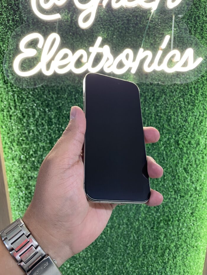 iPhone 15 Pro 256 GB - Image 4